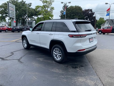 New 2025 Jeep Grand Cherokee Laredo X w/ Luxury Tech Group I image 6