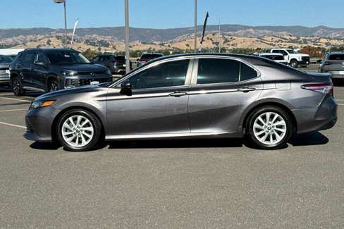 Used 2020 Toyota Camry LE image 7