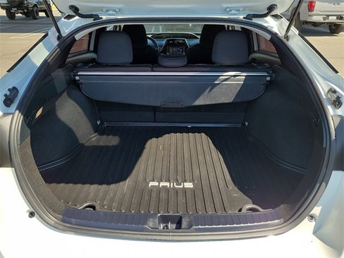 Used 2021 Toyota Prius LE image 27