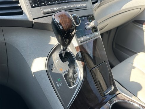 Used 2010 Toyota Venza image 16