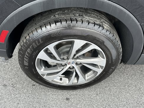 Used 2023 Buick Envision Essence image 17