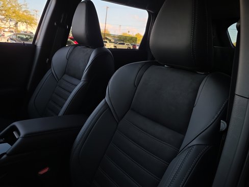 New 2025 Mitsubishi Outlander SE image 9