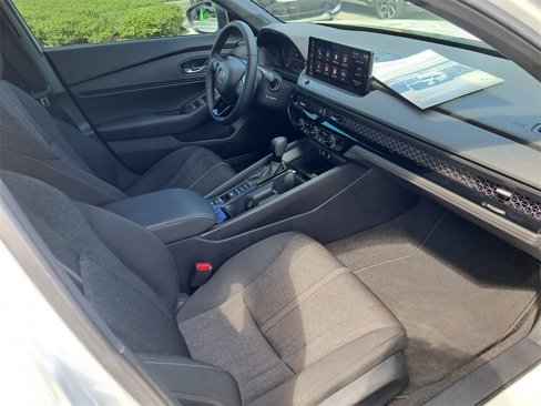 Used 2025 Honda Accord Sport image 14