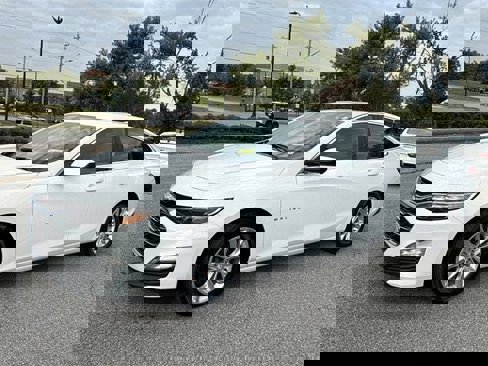 Used 2022 Chevrolet Malibu LT image 4