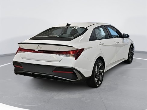 New 2025 Hyundai Elantra Sport image 5