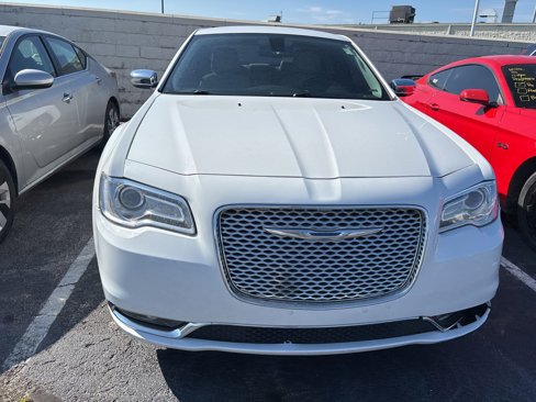 Used 2018 Chrysler 300 Limited image 2