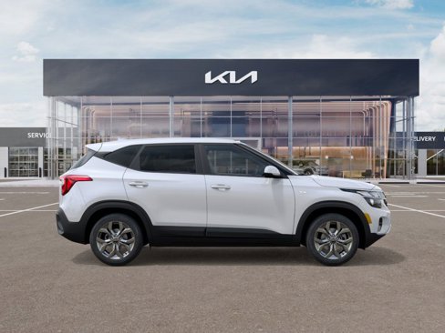 New 2026 Kia Seltos LX image 7