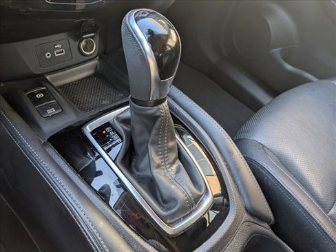Used 2020 Nissan Rogue SL image 15