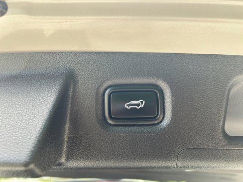 Used 2021 Hyundai Santa Fe SEL w/ Convenience Package image 8