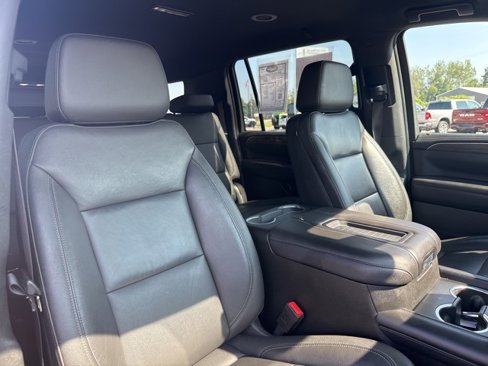Used 2021 Chevrolet Suburban LT image 33
