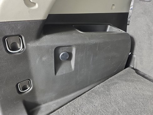 Used 2017 Chevrolet Equinox LT w/ Convenience Package image 32