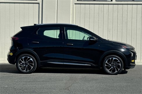 Used 2022 Chevrolet Bolt EUV Premier w/ Super Cruise Package image 3