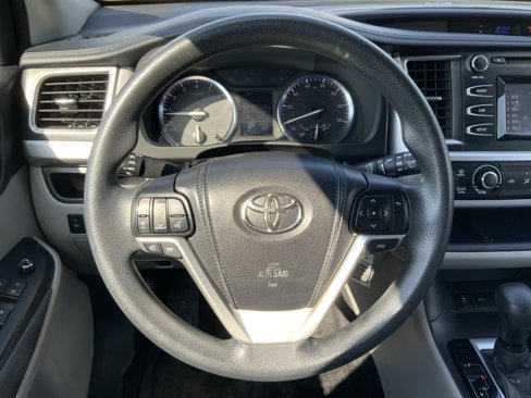 Used 2014 Toyota Highlander LE image 28