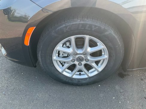 Used 2021 Chrysler Pacifica Touring-L image 33