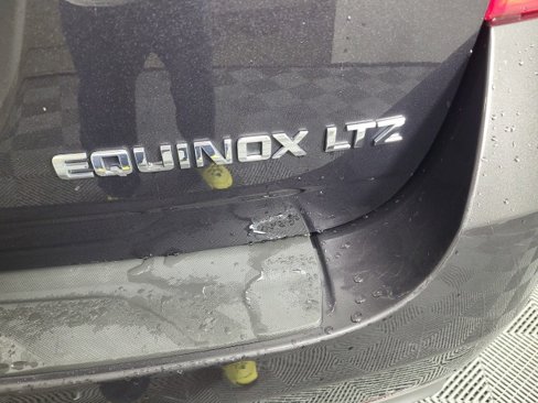 Used 2016 Chevrolet Equinox LTZ w/ Enhanced Convenience Package image 13