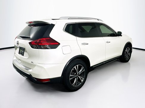 Used 2017 Nissan Rogue SL image 9