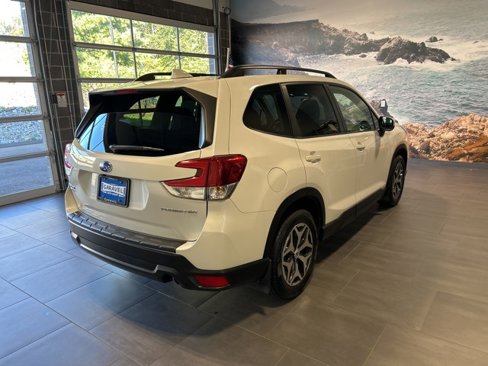 Used 2021 Subaru Forester Premium image 34