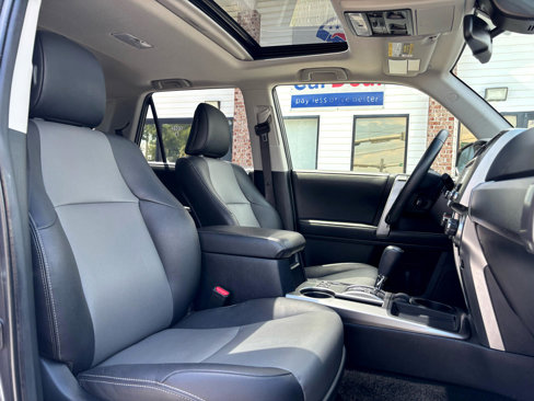 Used 2022 Toyota 4Runner SR5 Premium image 32