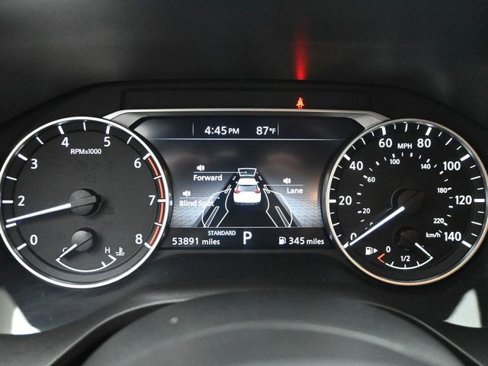 Used 2024 Nissan Rogue SV image 16