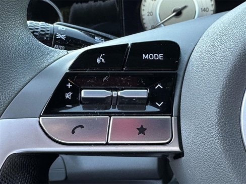 Used 2024 Hyundai Elantra SEL image 21