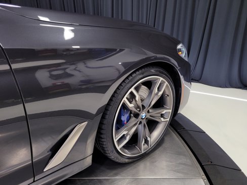 Used 2018 BMW M550i xDrive image 46