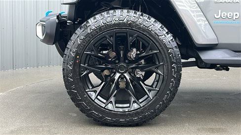 Used 2023 Jeep Wrangler Unlimited Sahara w/ Cold Weather Group image 10