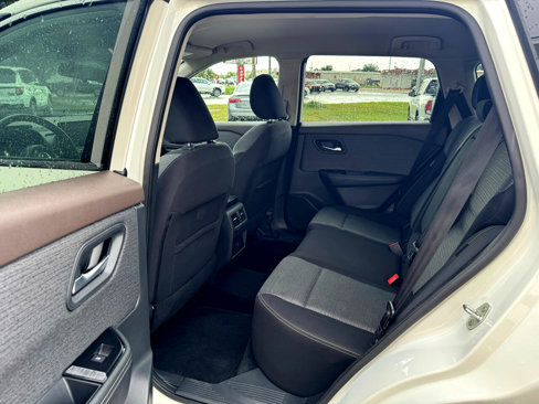 Used 2021 Nissan Rogue SV image 25