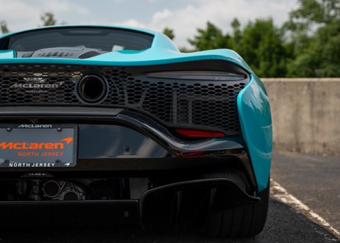 New 2025 McLaren Artura image 26