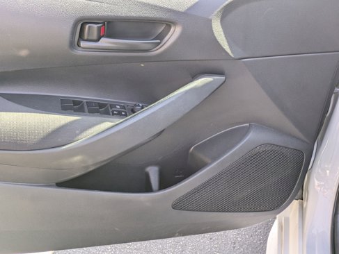 Used 2022 Toyota Corolla LE image 15
