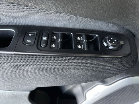 Used 2020 Jeep Renegade Latitude w/ Cold Weather Group image 22
