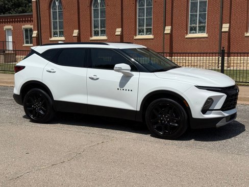 Used 2023 Chevrolet Blazer LT w/ Sound & Technology Package image 2