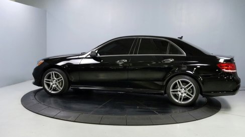 Used 2014 Mercedes-Benz E 550 4MATIC Sedan image 4