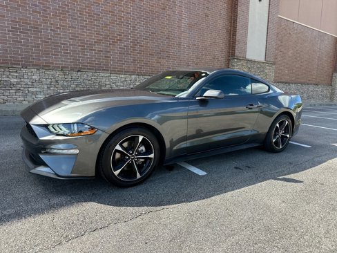 Used 2018 Ford Mustang Coupe image 2