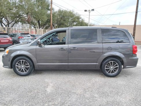 Used 2016 Dodge Grand Caravan SXT image 8
