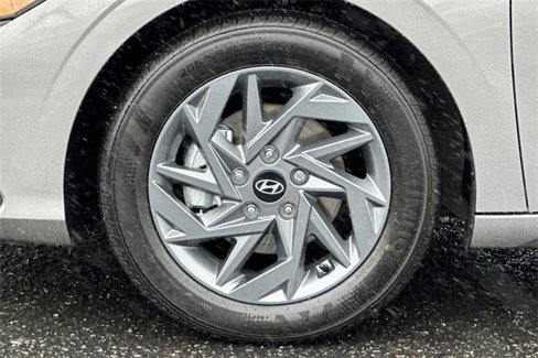 Certified 2024 Hyundai Elantra SEL image 27