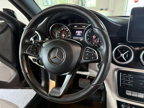 Used 2018 Mercedes-Benz CLA 250 image 25