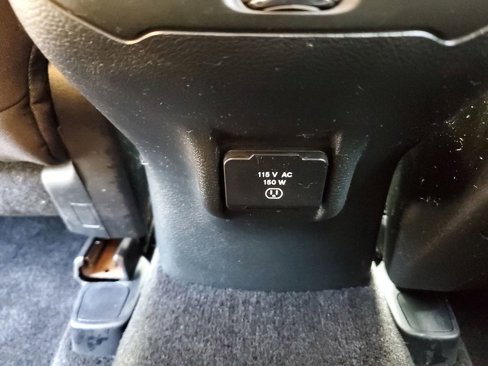 Used 2015 Jeep Cherokee Latitude w/ Cold Weather Group image 12