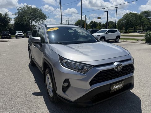Used 2019 Toyota RAV4 XLE image 4