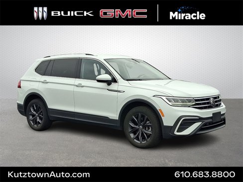 Used 2022 Volkswagen Tiguan SE image 1