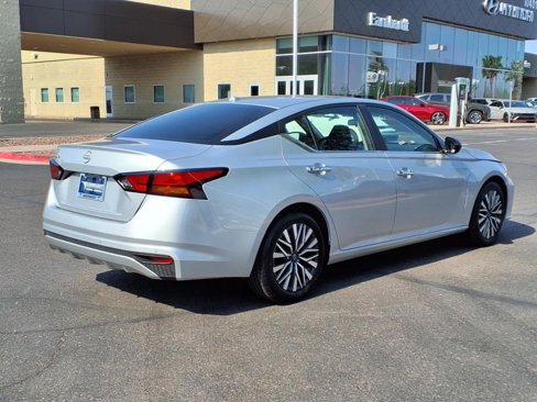 Used 2024 Nissan Altima 2.5 SV image 7