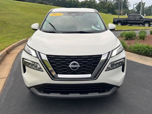 Used 2023 Nissan Rogue SV image 9