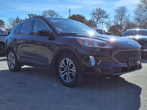 Used 2021 Ford Escape SEL w/ Technology Package image 3