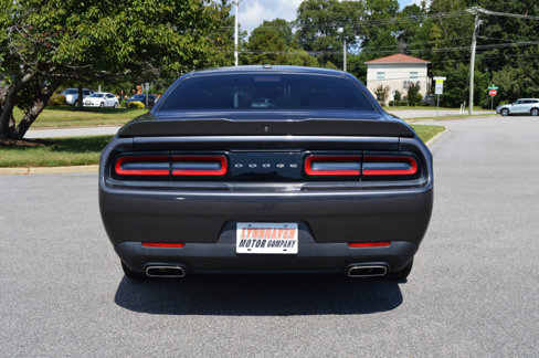 Used 2019 Dodge Challenger SXT image 14