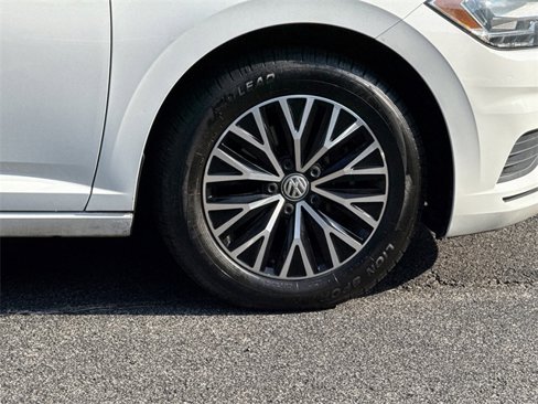 Used 2021 Volkswagen Jetta SE image 32