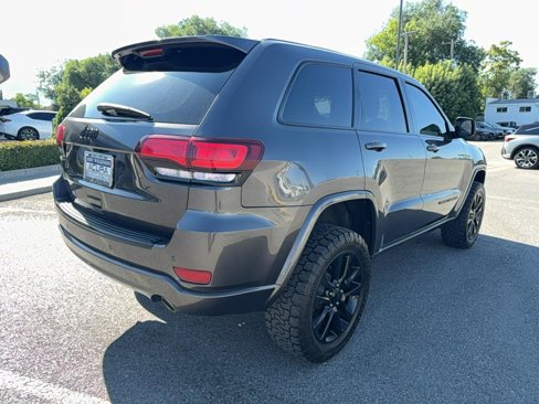 Used 2018 Jeep Grand Cherokee Altitude image 7