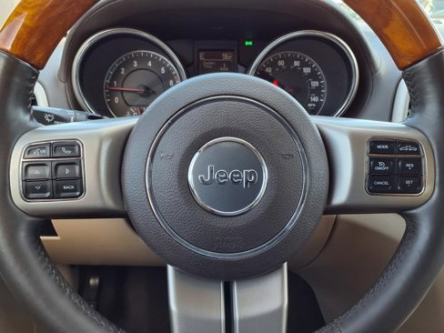 Used 2013 Jeep Grand Cherokee Overland w/ Advance Technology Group image 19