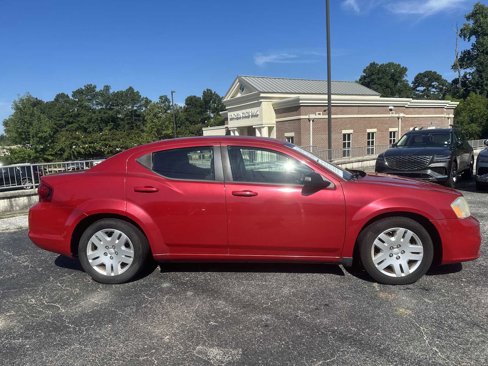 Used 2013 Dodge Avenger SE image 4