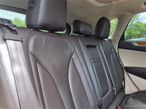 Used 2019 Lincoln MKC Select w/ Select Plus Package image 17