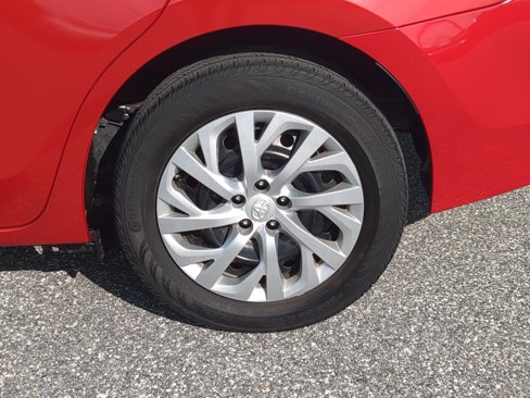 Used 2019 Toyota Corolla LE image 19