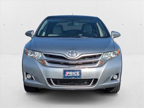 Used 2015 Toyota Venza XLE image 2